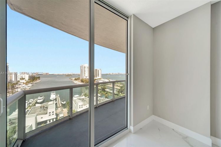 360 Condo #1001 image #19