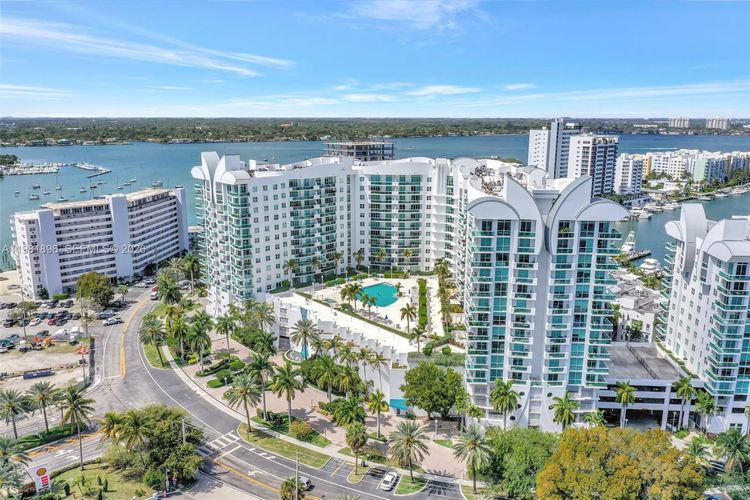 360 Condo #1001 image #38
