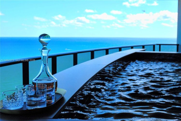 Porsche Design Tower #3005 image #10