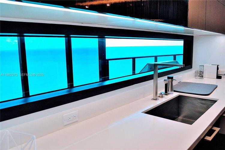 Porsche Design Tower #3005 image #18