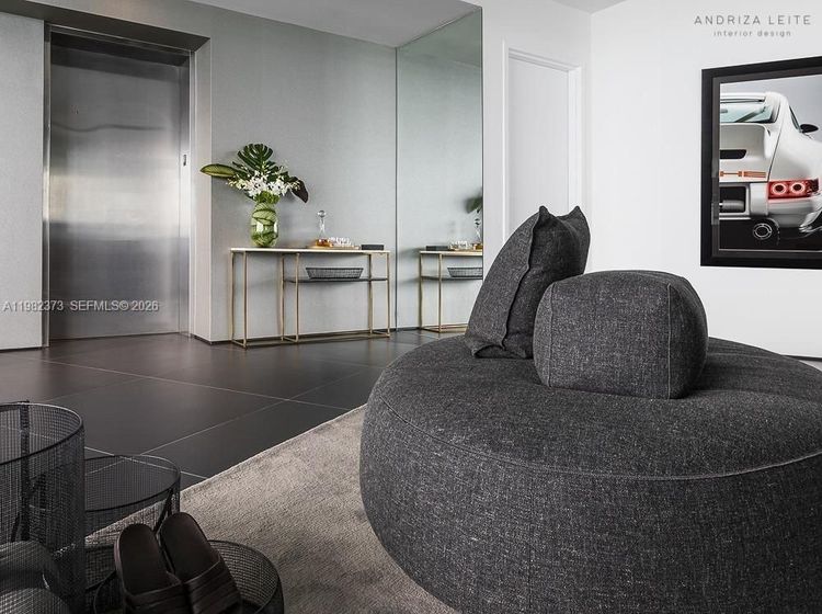 Porsche Design Tower #3005 image #19