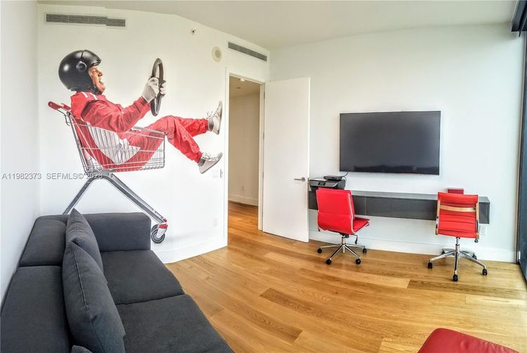 Porsche Design Tower #3005 image #37