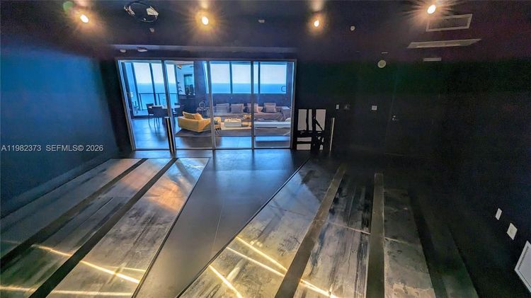 Porsche Design Tower #3005 image #40