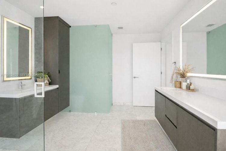 Paramount Miami Worldcenter #4801 image #17