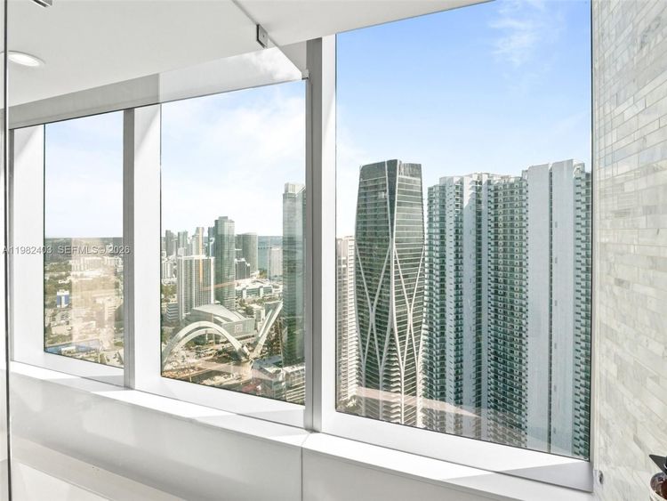 Paramount Miami Worldcenter #4801 image #18