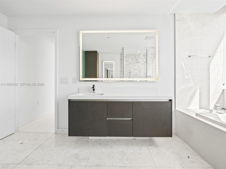 Paramount Miami Worldcenter #4801 image #19