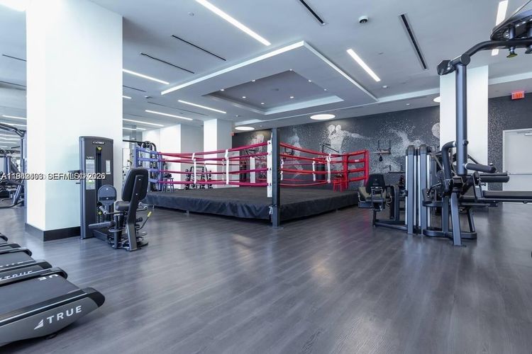 Paramount Miami Worldcenter #4801 image #42