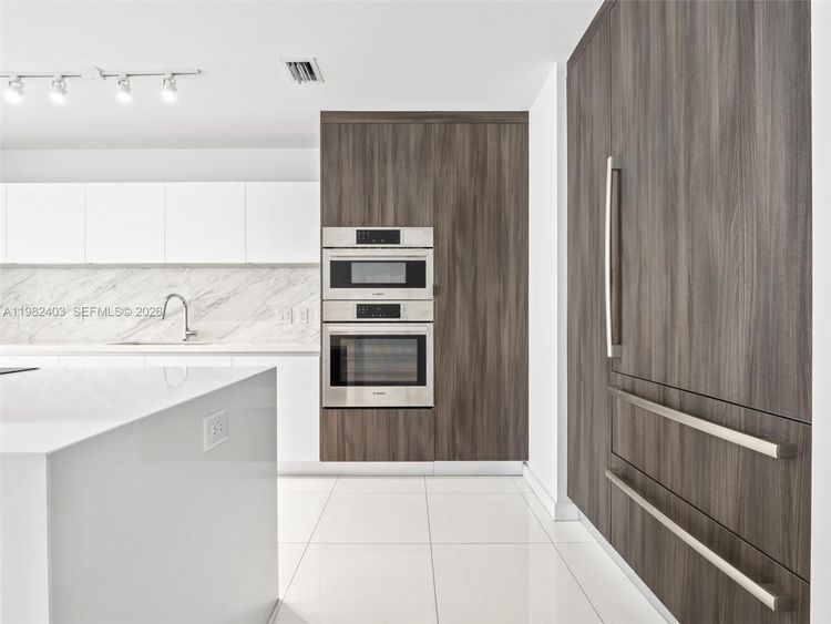 Paramount Miami Worldcenter #4801 image #6