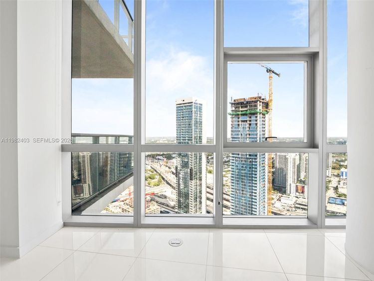 Paramount Miami Worldcenter #4801 image #9