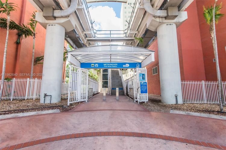 Loft Downtown II #1915 image #7