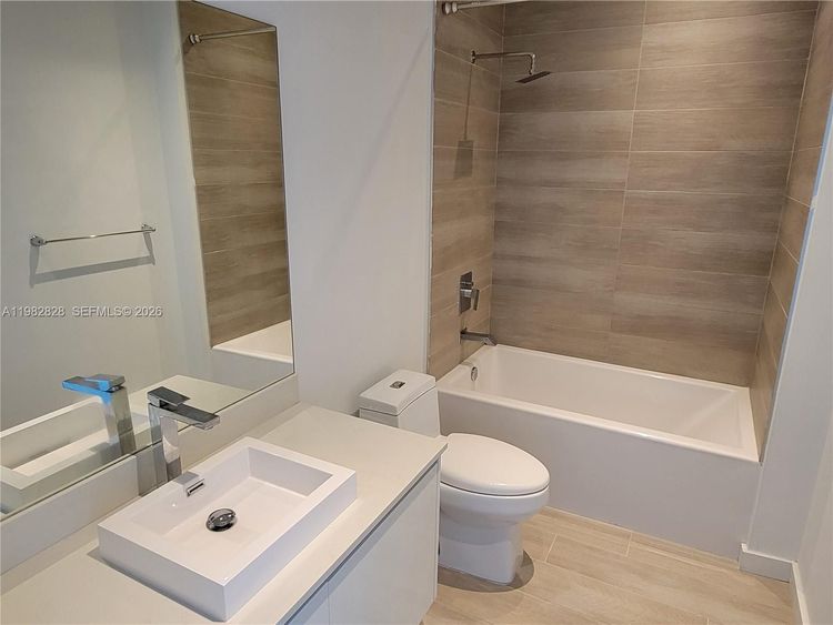 Le Parc at Brickell #411 image #9