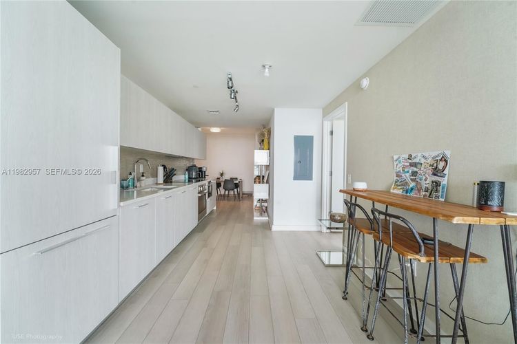 Paraiso Bayviews #1901 image #6