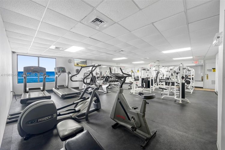 Sea Air Towers #924 image #21