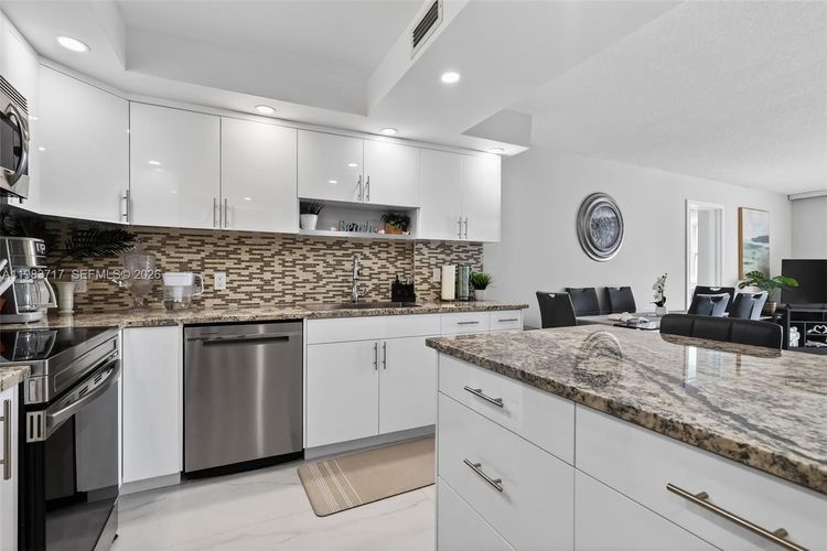 Trafalgar Towers #601 image #11