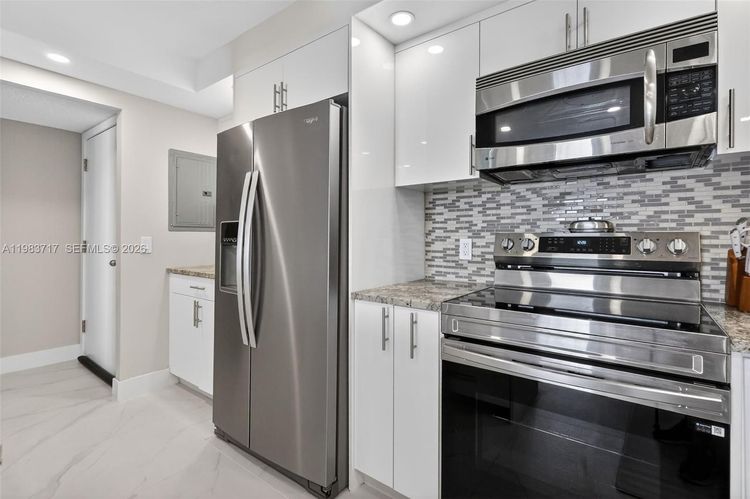 Trafalgar Towers #601 image #13