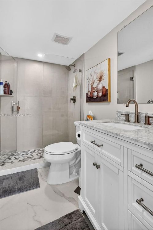 Trafalgar Towers #601 image #18