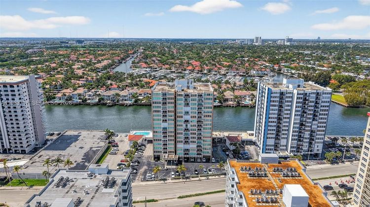 Trafalgar Towers #601 image #28