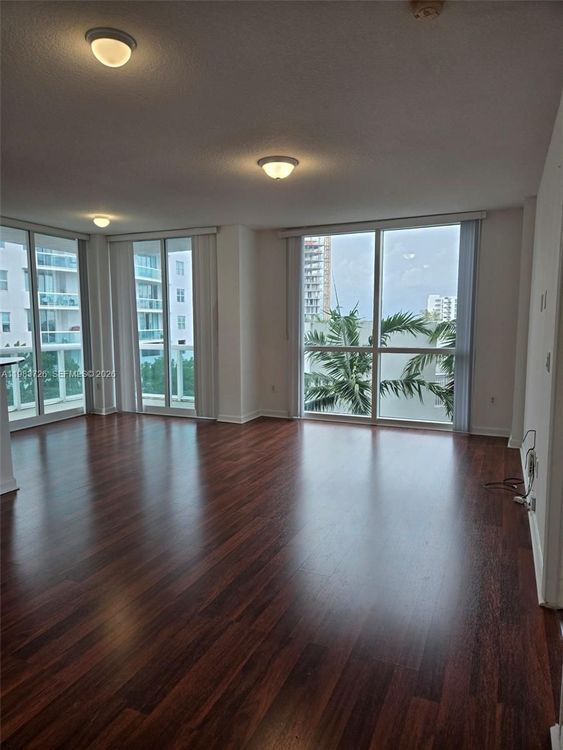 360 Condo #510 image #11