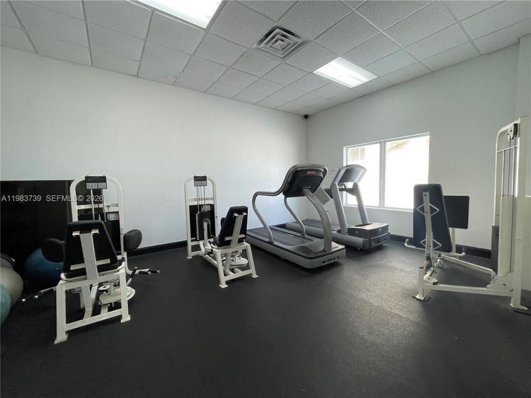 Sea Air Towers #911 image #9