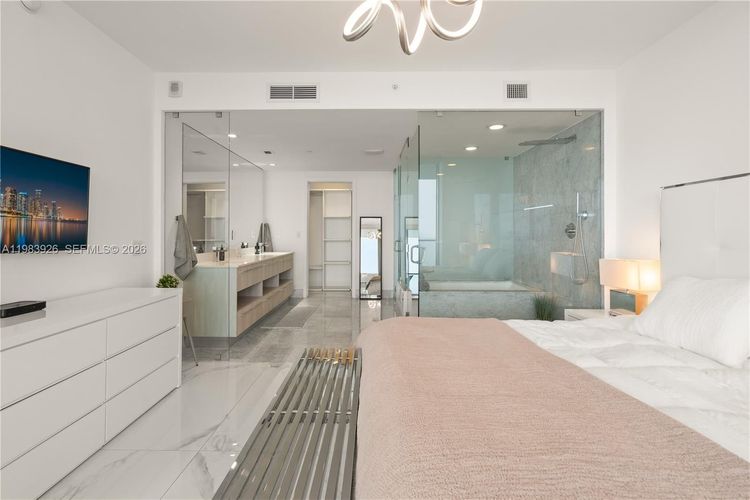 One Paraiso #1202 image #19