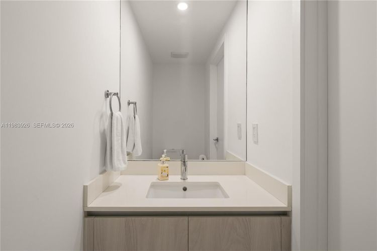 One Paraiso #1202 image #26