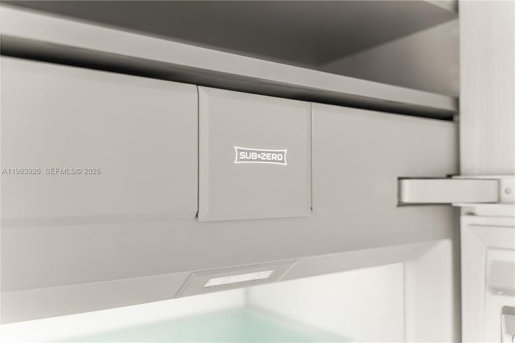 One Paraiso #1202 image #29