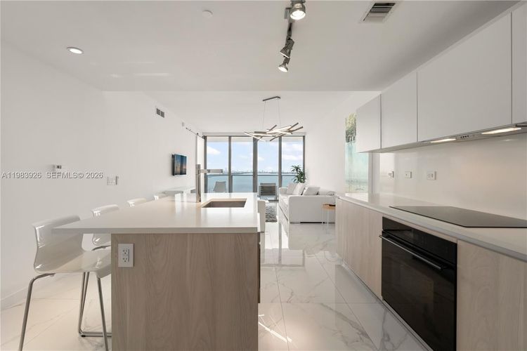 One Paraiso #1202 image #6