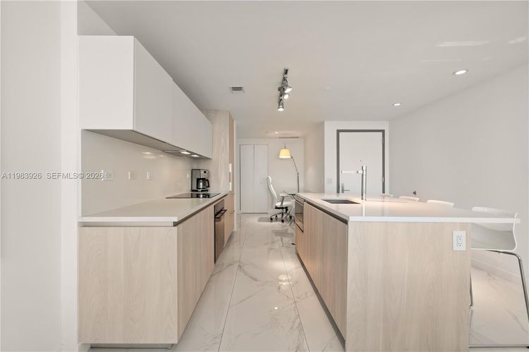 One Paraiso #1202 image #8