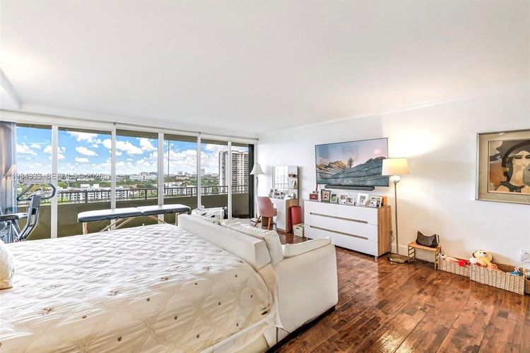 Jockey Club III #1258 image #32