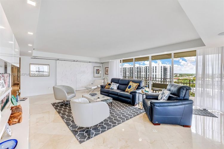 Jockey Club III #1258 image #7