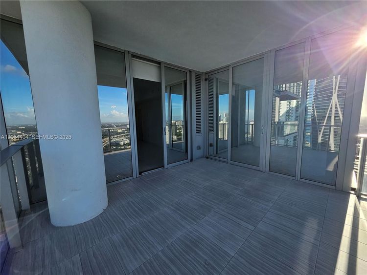 Paramount Miami Worldcenter #4000 image #21