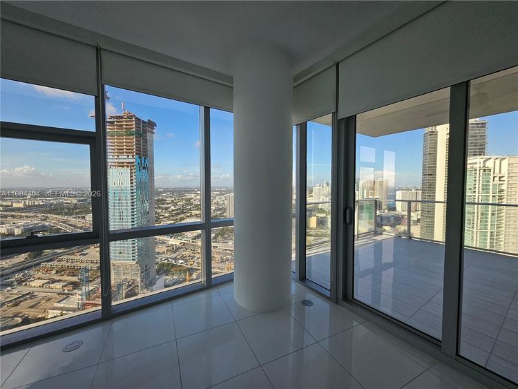 Paramount Miami Worldcenter #4000 image #24