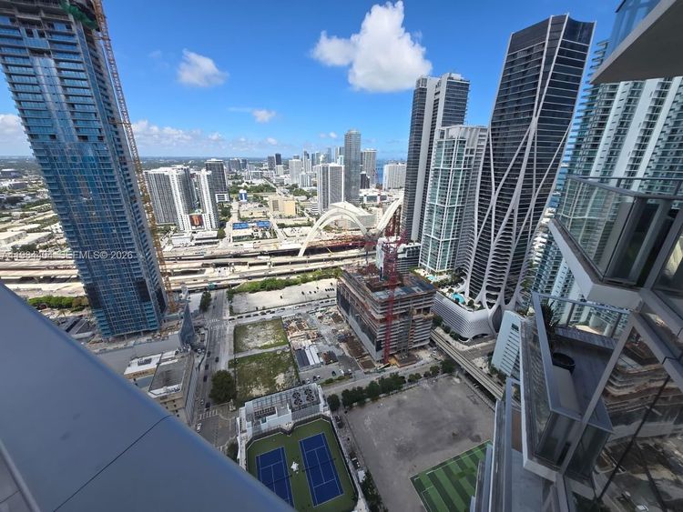 Paramount Miami Worldcenter #4000 image #39