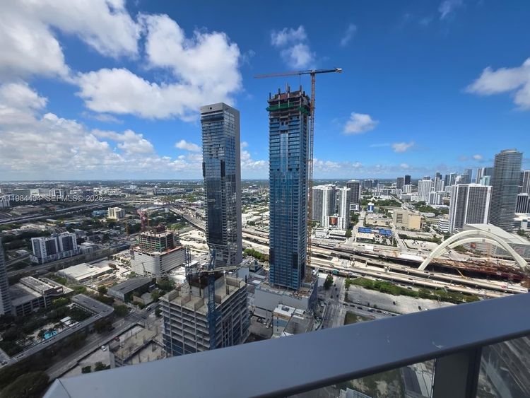 Paramount Miami Worldcenter #4000 image #42