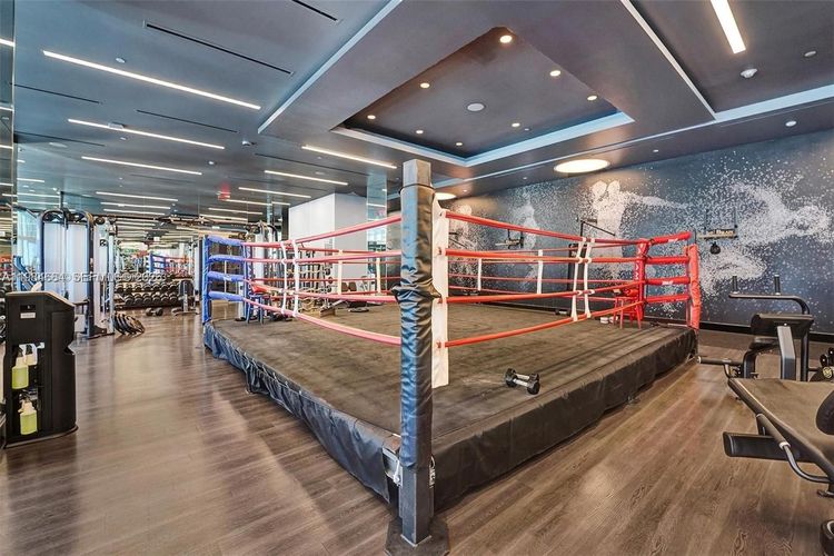 Paramount Miami Worldcenter #3601 image #37