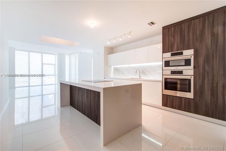 Paramount Miami Worldcenter #3601 image #8