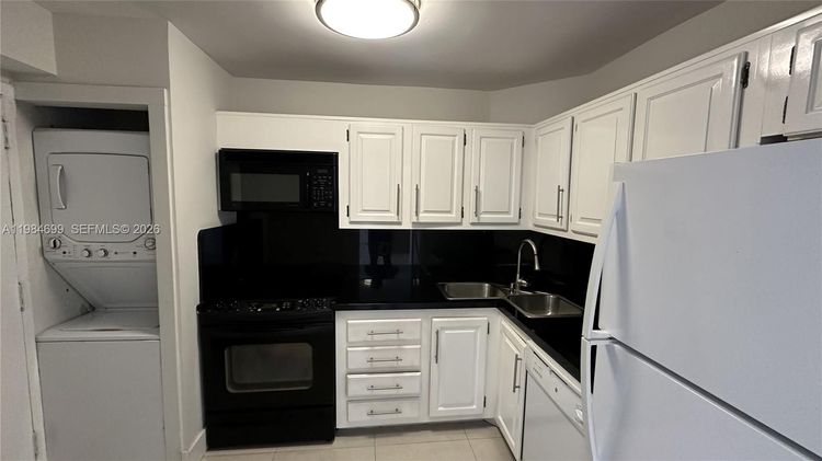 Brickell Bay Club #1009 image #10