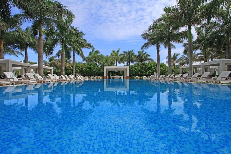 Grovenor House #1408 image #22