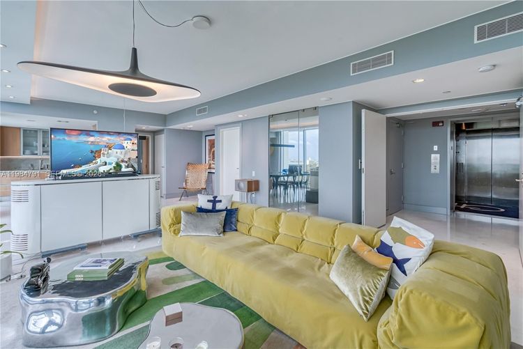 Grovenor House #1408 image #7