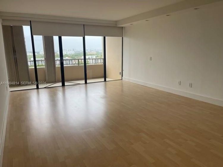 Jockey Club III #1152 image #11