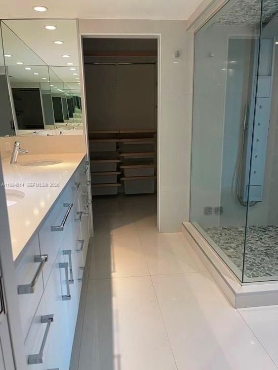 Jockey Club III #1152 image #12