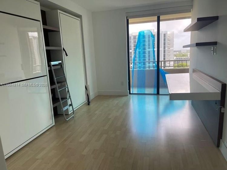 Jockey Club III #1152 image #23