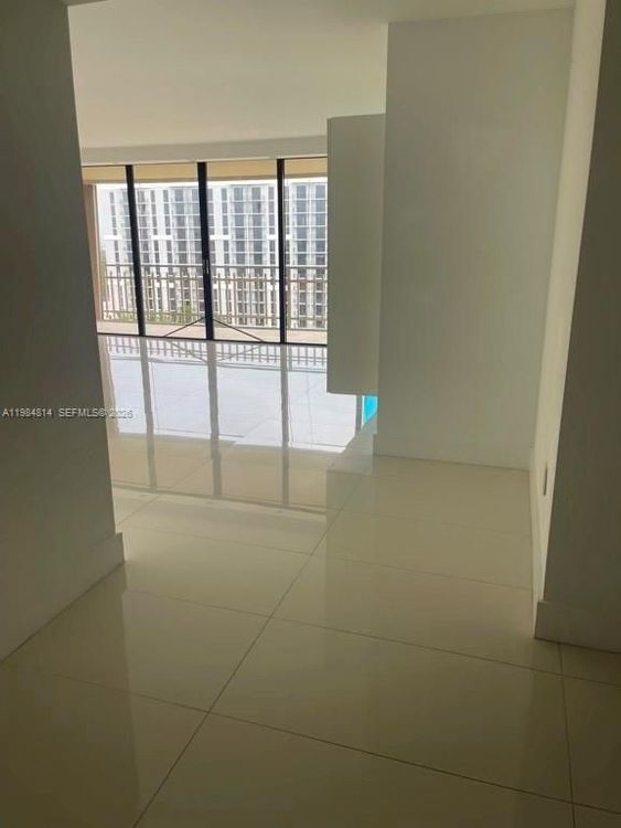 Jockey Club III #1152 image #6