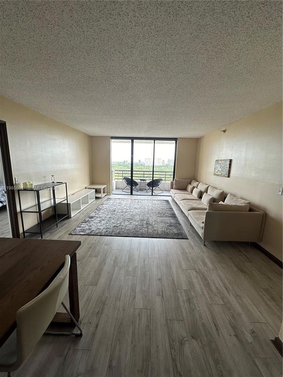 Parc Central South #1711 image #10