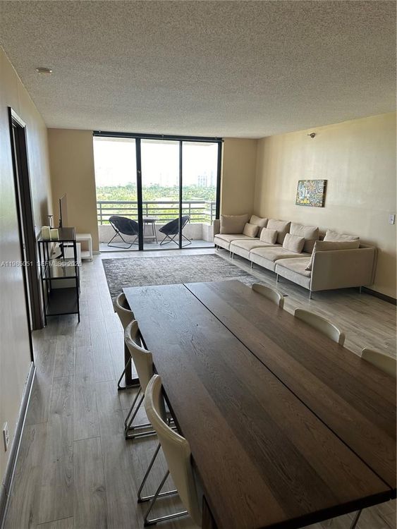 Parc Central South #1711 image #9