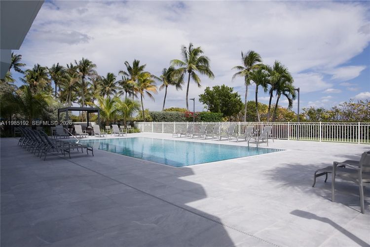 Vendome Place #902 image #6
