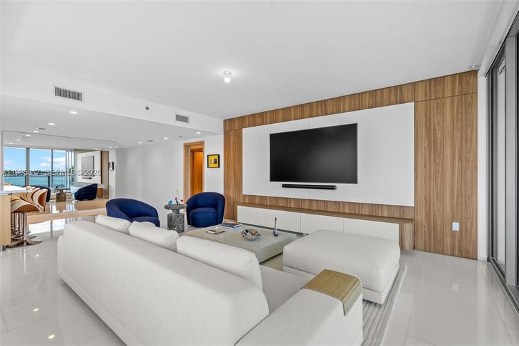 Onda Residences #406 image #17