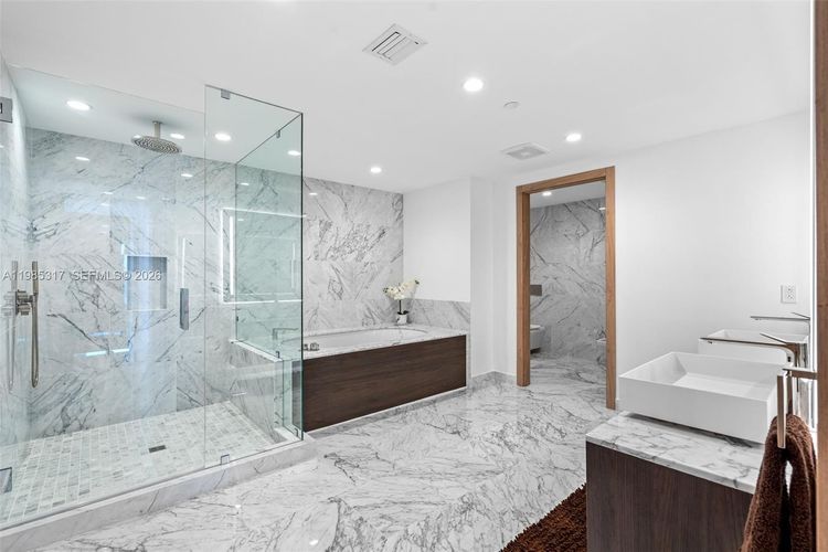 Onda Residences #406 image #25