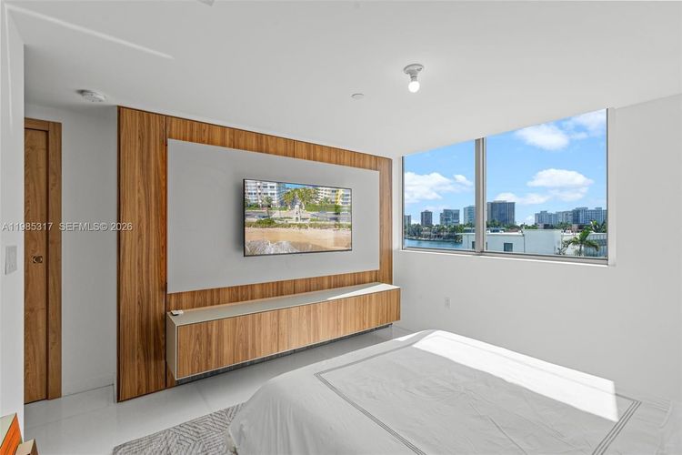 Onda Residences #406 image #32