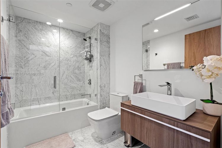 Onda Residences #406 image #33